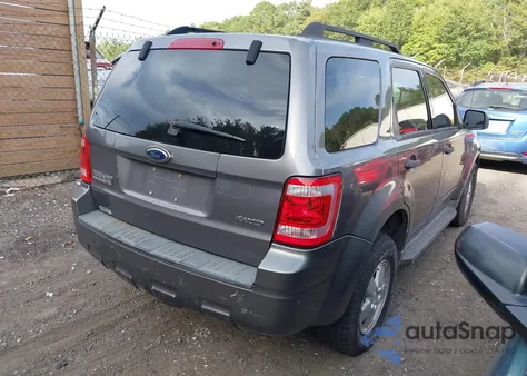 2009 Ford Escape Xlt z USA, uszkodzony, nr VIN 1FMCU93779KC31909